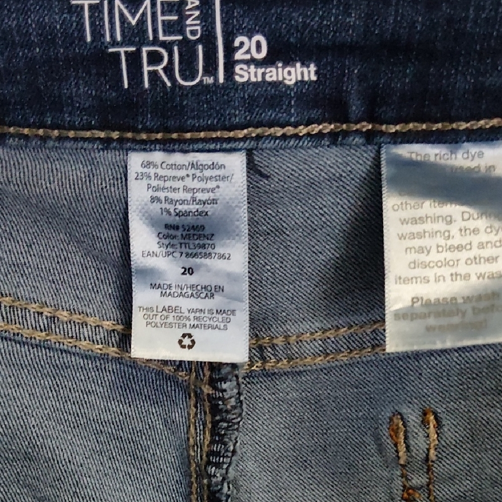 Time and Tru Dark Blue Ankle Jeans - Picture 2 of 3